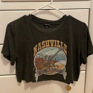 CROPPED GRAPHIC TEE - SIZE SMALL